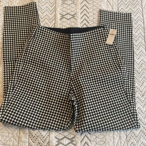 NWT Old Navy checkered Capri pants size 4
